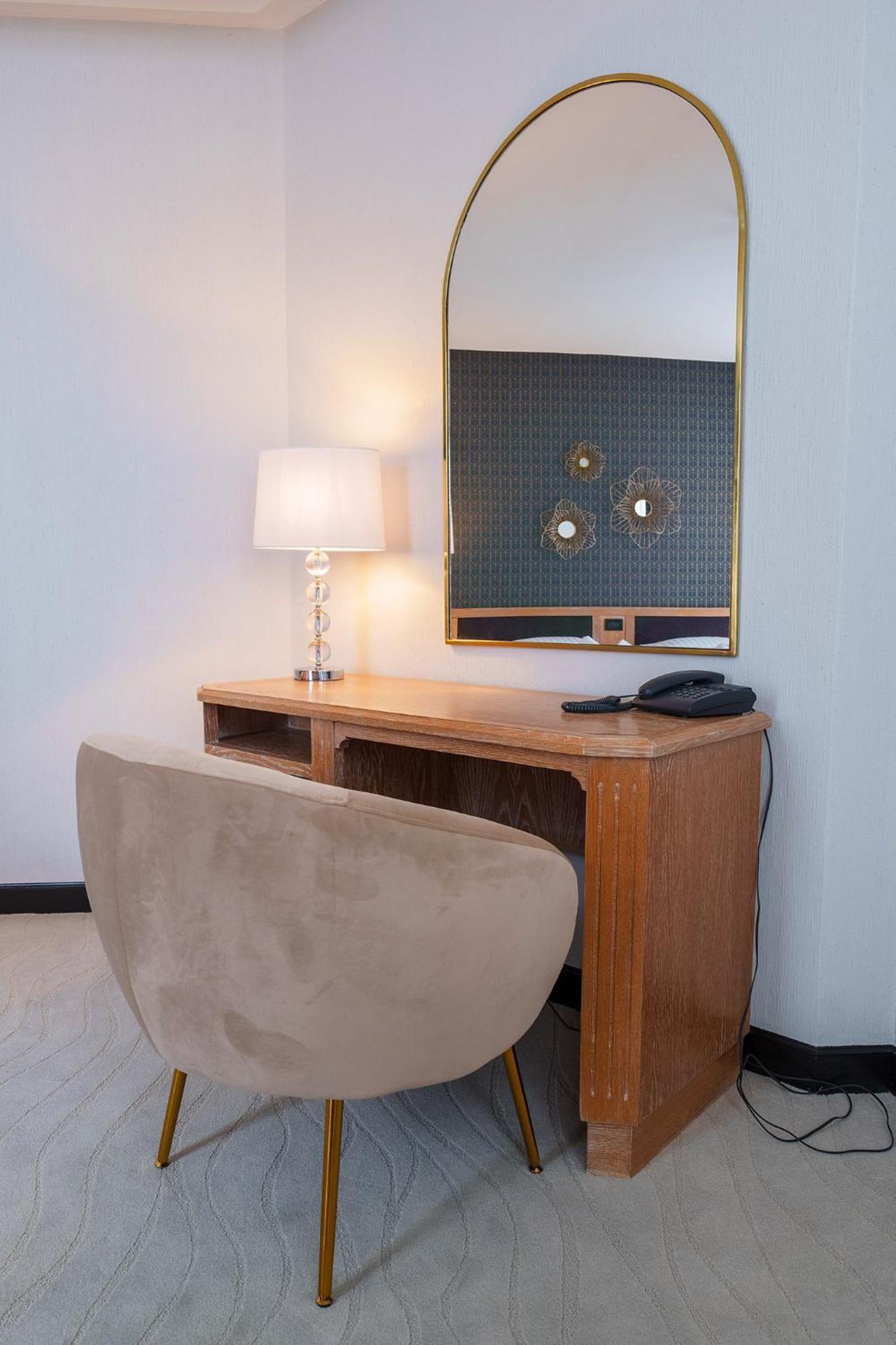 Best Western Plus Le Picardy سانت كونتان المظهر الخارجي الصورة